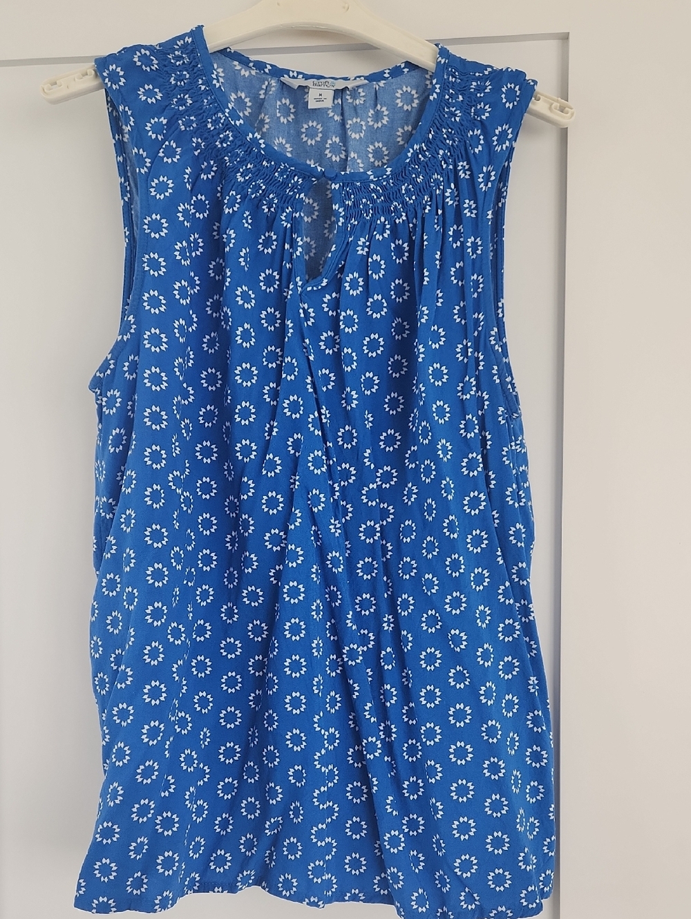croft & barrow Blue Floral Smocked Yoke Sleeveless Camisole